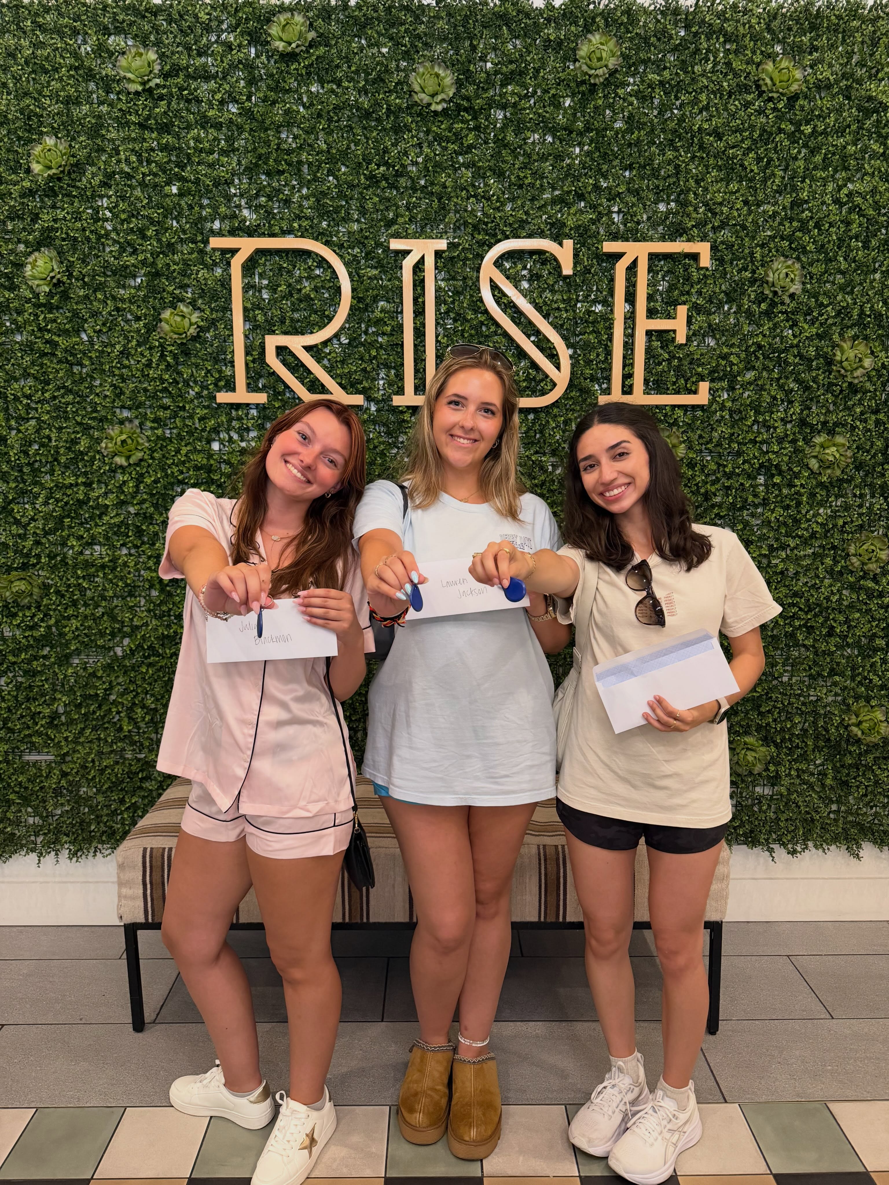Are you all ready to move into your new home? \ud83c\udfe0 comment below any questions you have regarding move in! \n\n