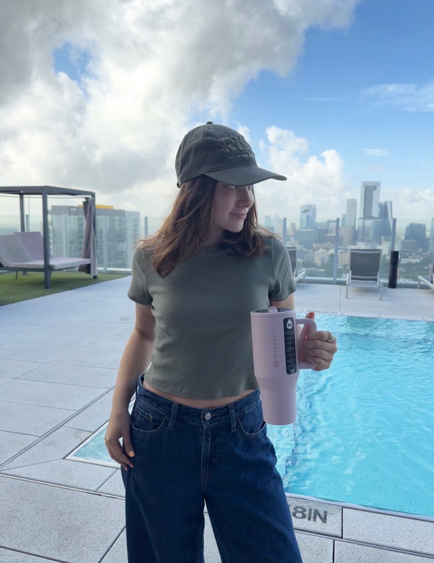 Another giveaway today!! We will be picking the winner at 5pm today!! \u2728To enter\u2728\n\n\u2022Like this post\ud83d\udc95\n\u2022comment your favorite water bottle \ud83d\udca7\n\u2022tag a friend you want to live with \ud83d\udc6f\u200d\u2640\ufe0f\n\n